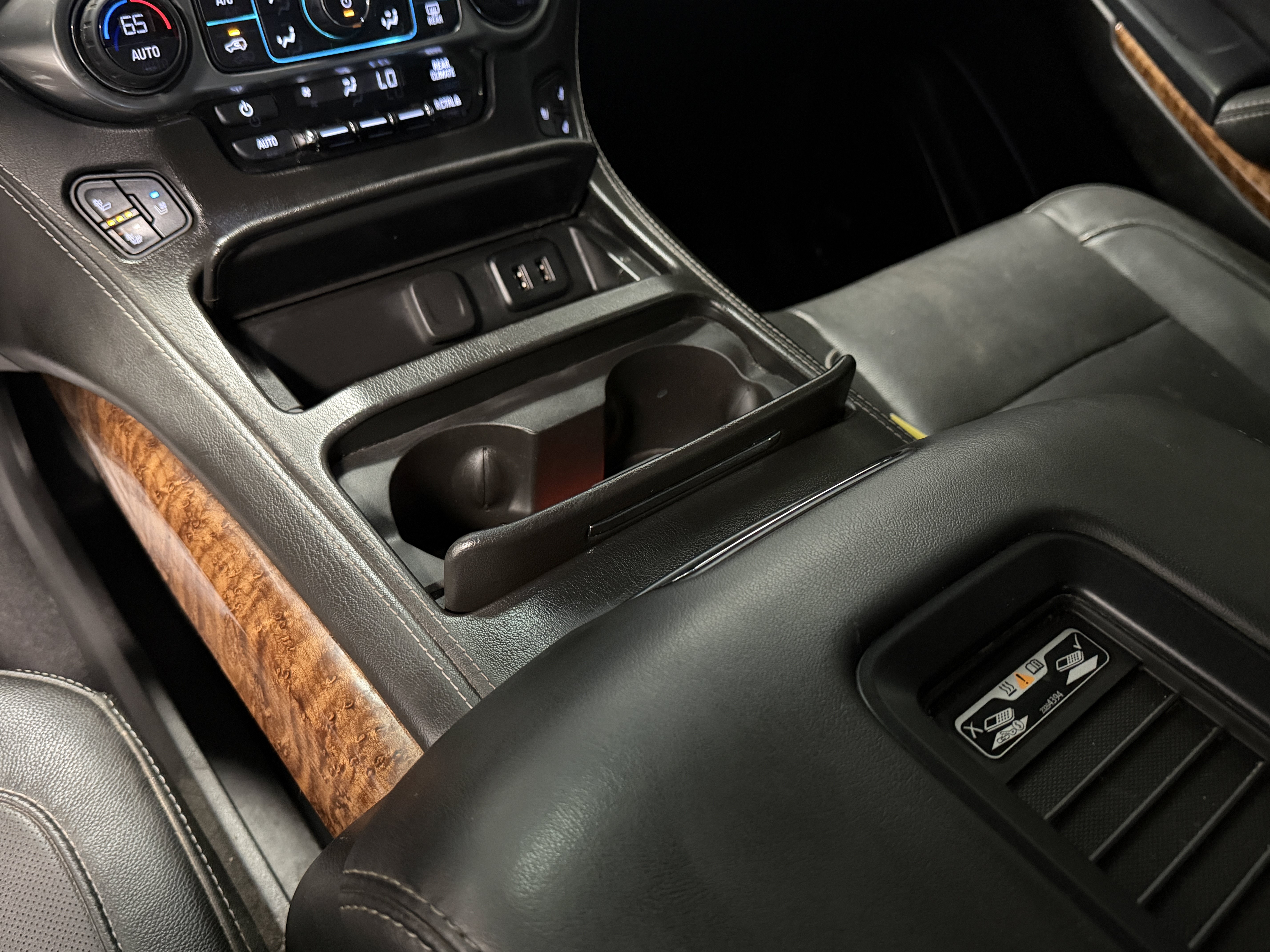 Used 2020 Chevrolet Tahoe Premier AWD/4WD image 14