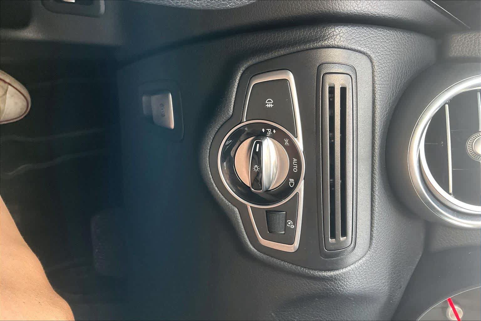Used 2016 Mercedes-Benz GLC 300 image 29