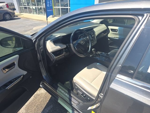 Used 2018 Toyota Avalon Limited FWD image 10