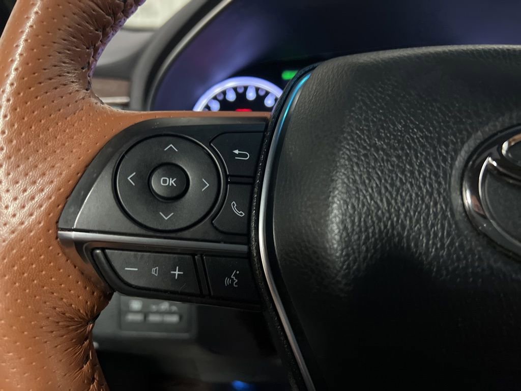 Used 2021 Toyota Avalon Limited image 14