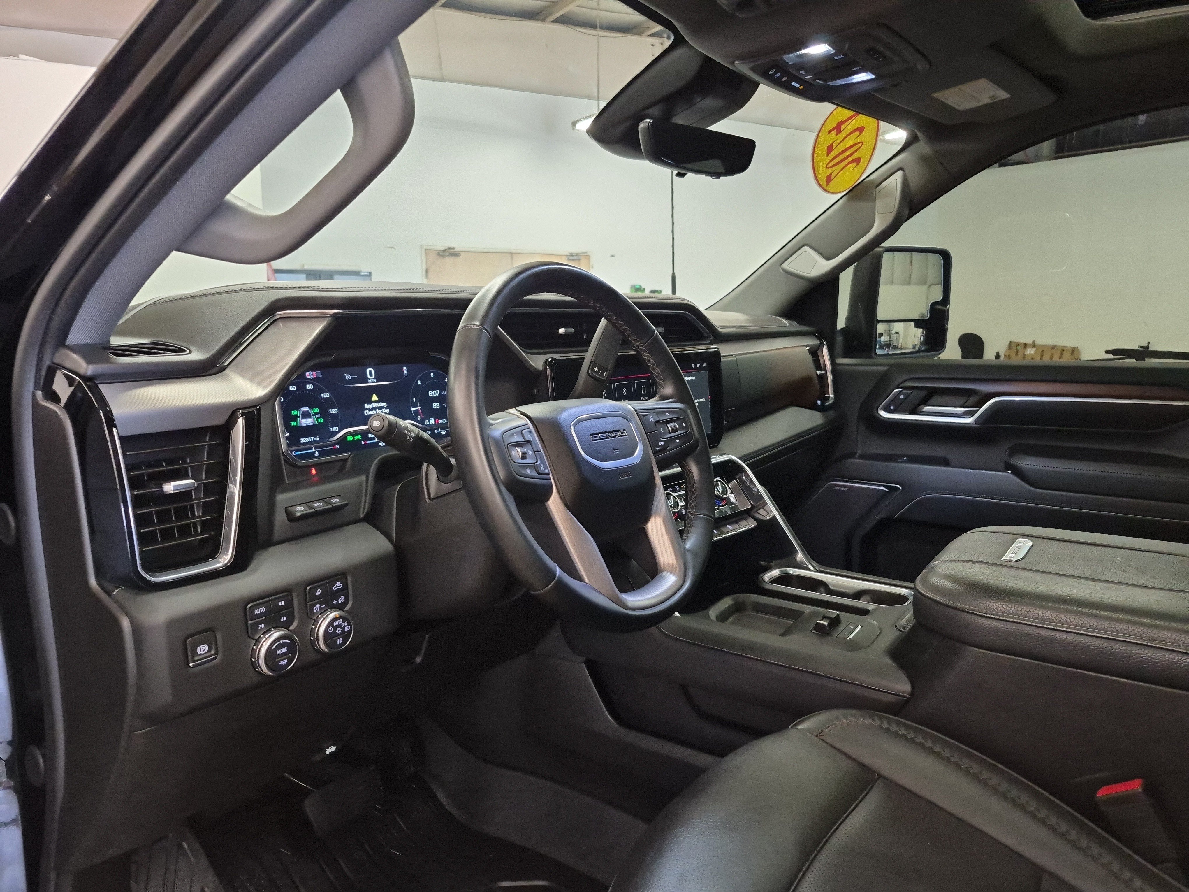 Used 2024 GMC Sierra 3500 Denali w/ Denali Reserve Package AWD/4WD image 15