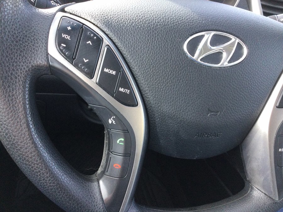 Used 2017 Hyundai Elantra GT image 19