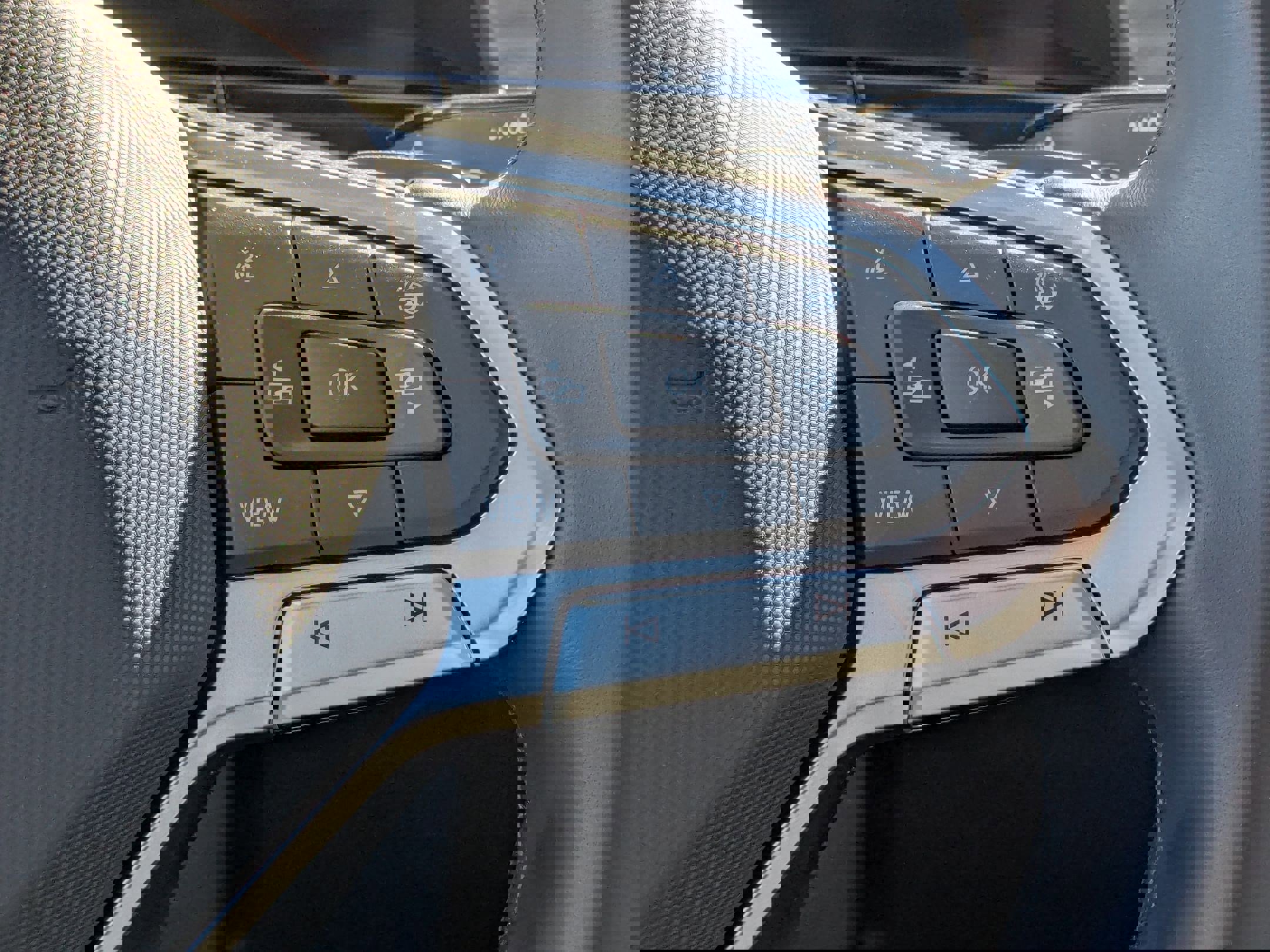 Used 2025 Volkswagen Atlas SEL Premium R-Line image 20