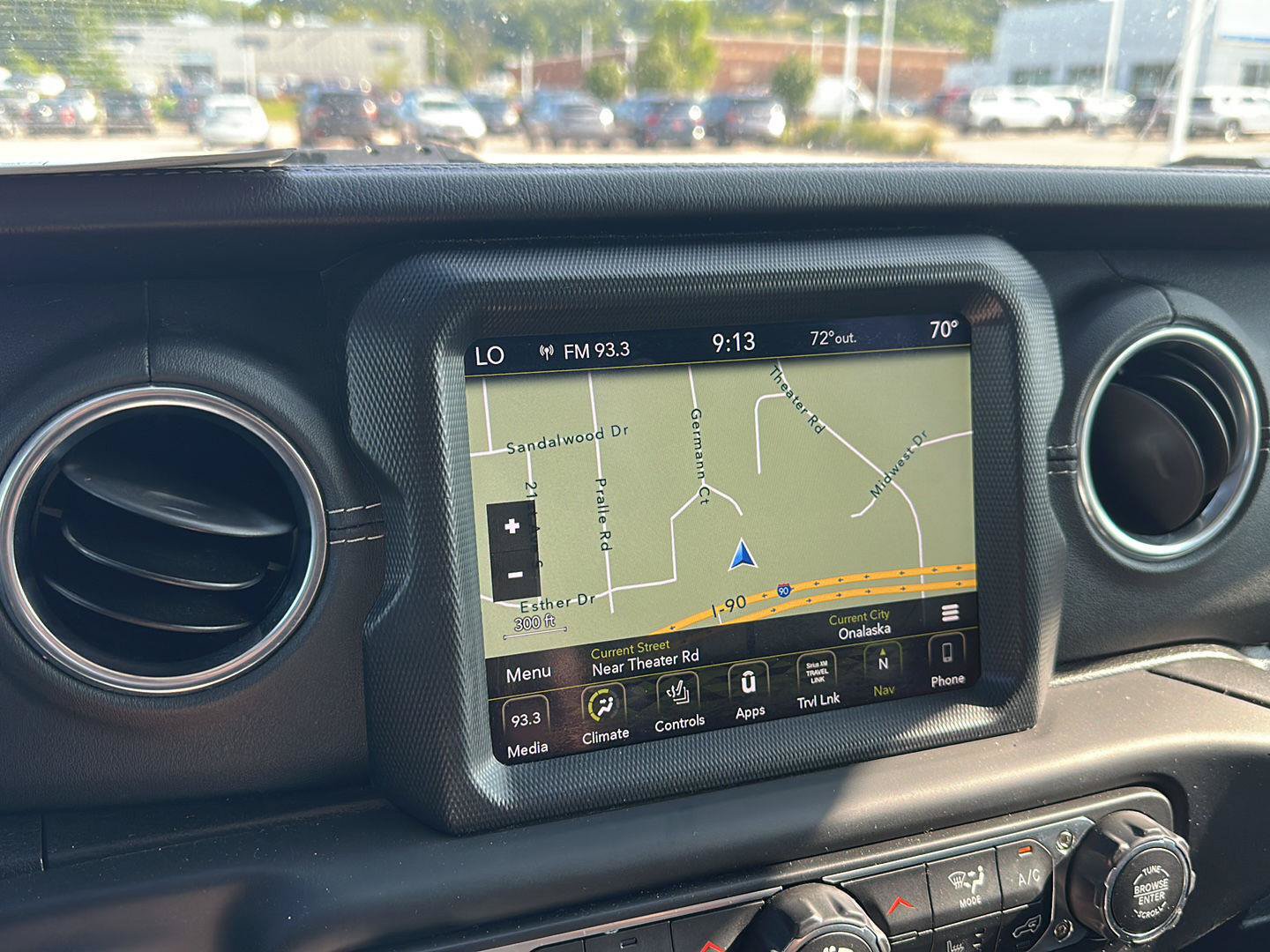 Used 2020 Jeep Gladiator Overland AWD/4WD image 16