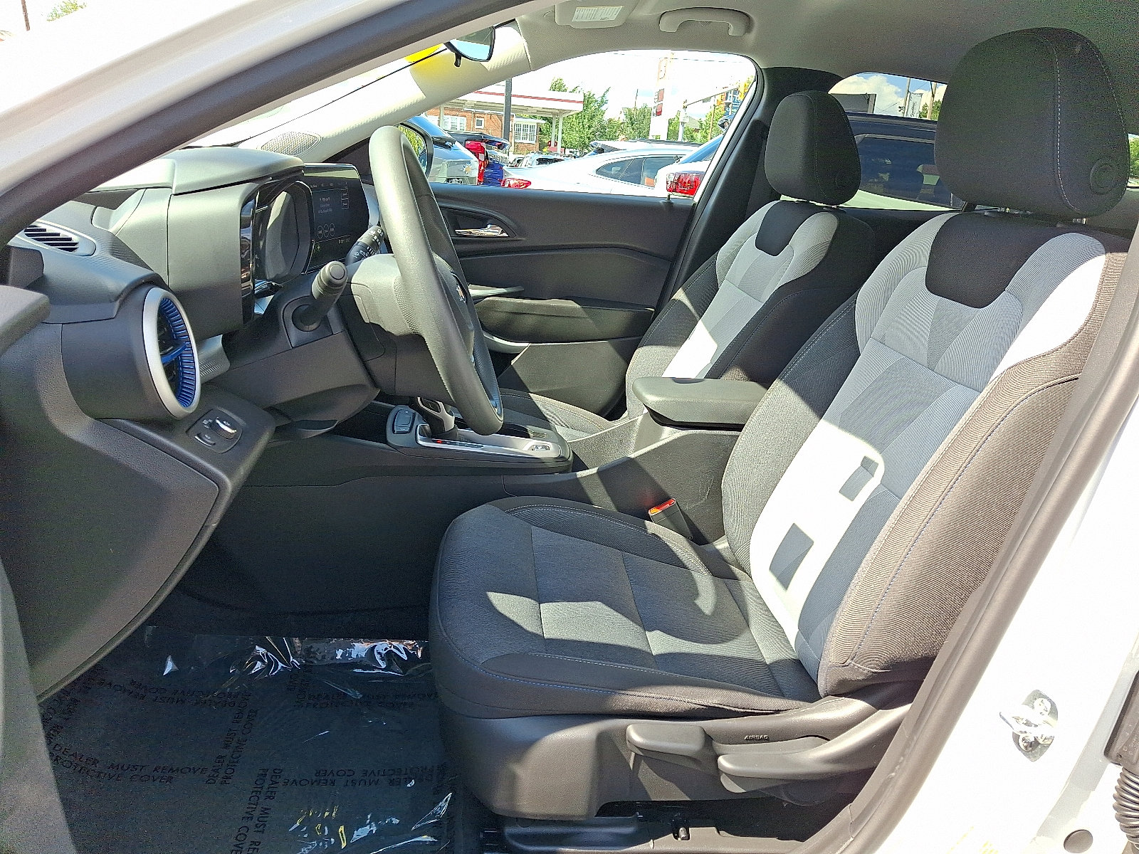 Used 2025 Chevrolet Trax LS image 14