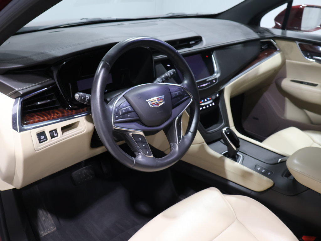 Used 2018 Cadillac XT5 Luxury w/ Driver Awareness Package AWD/4WD image 16