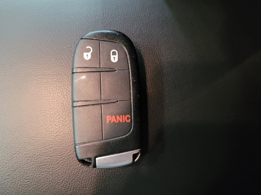 Used 2021 Jeep Grand Cherokee Laredo image 32