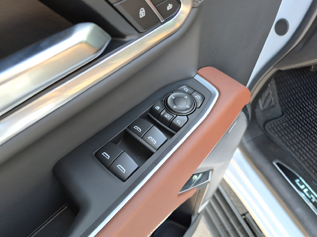 New 2026 GMC Sierra 3500 Denali Ultimate AWD/4WD image 17