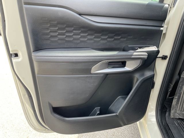 Used 2025 Ford Ranger XLT w/ Chrome Accent Package RWD image 28