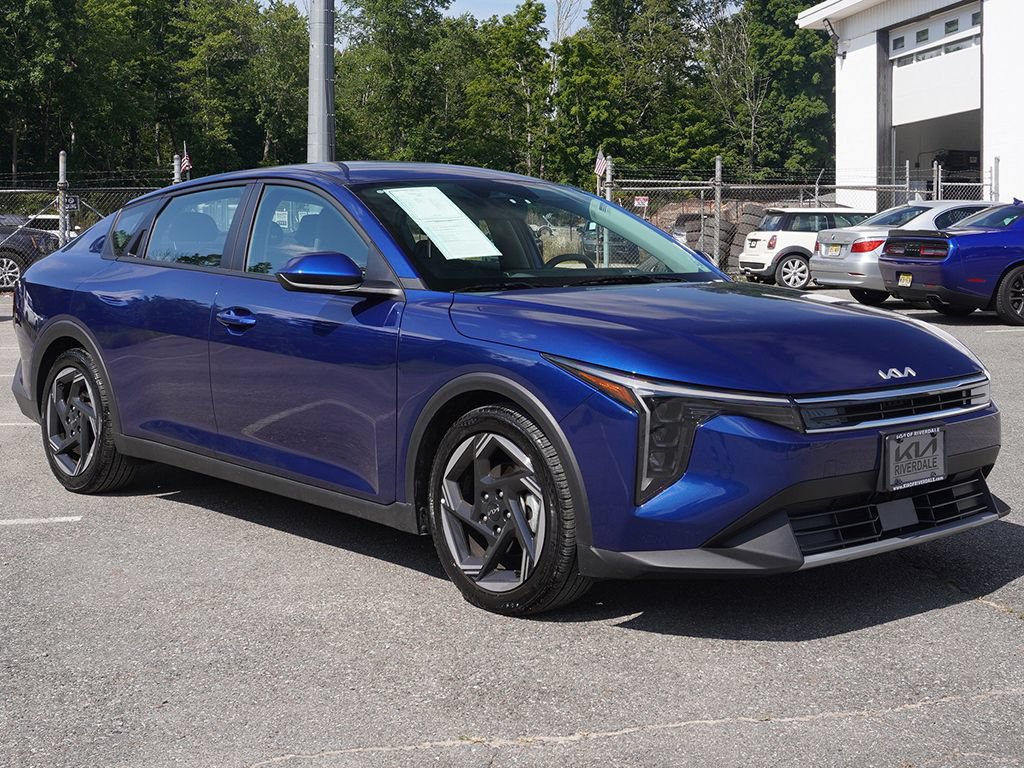 Certified 2025 Kia K4 EX FWD image 2