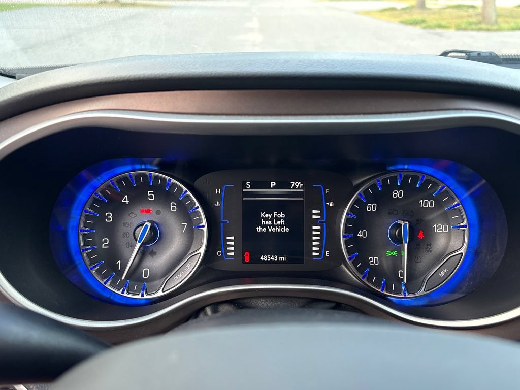 Used 2021 Chrysler Voyager LX FWD image 6