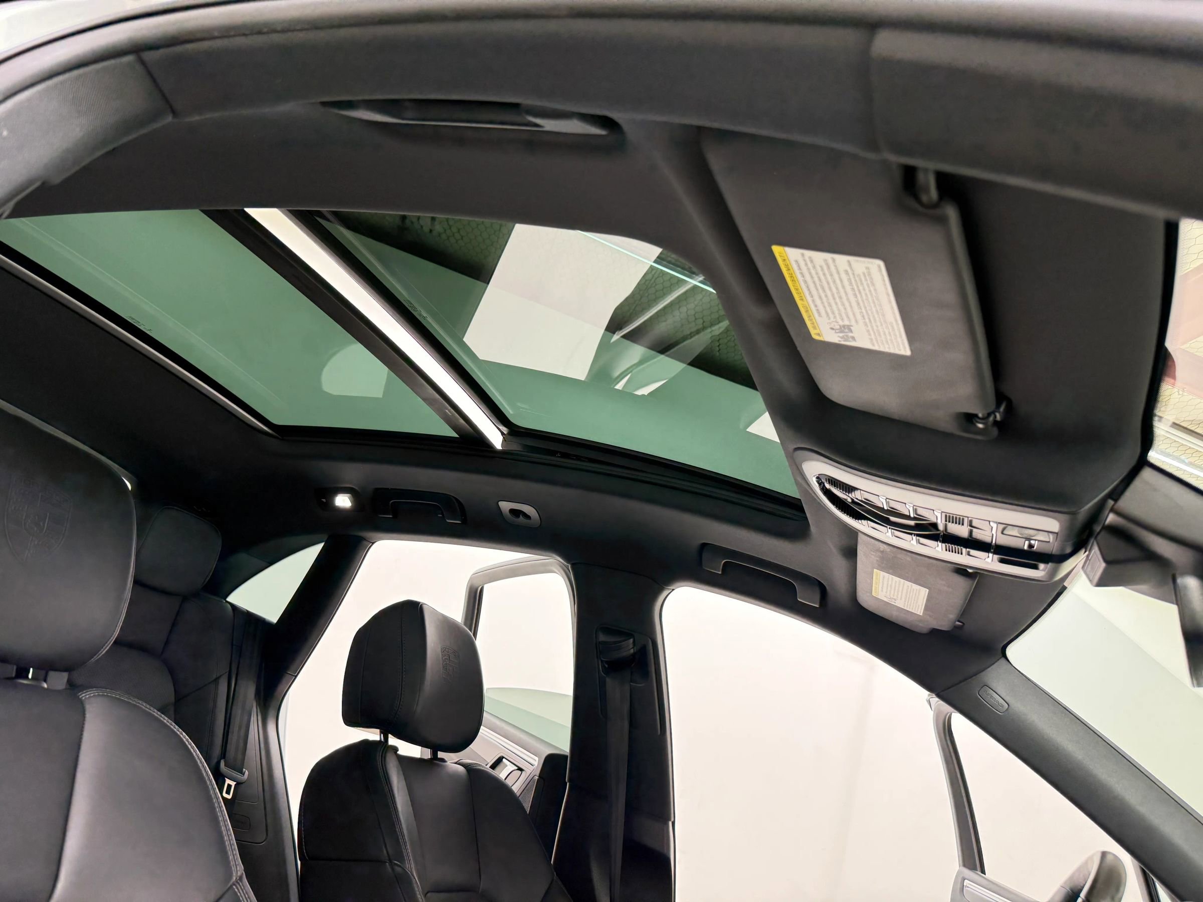 Used 2020 Porsche Macan S image 28