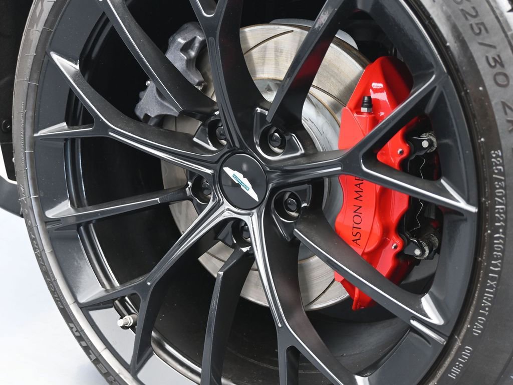 Used 2025 Aston Martin V8 Vantage Coupe image 48