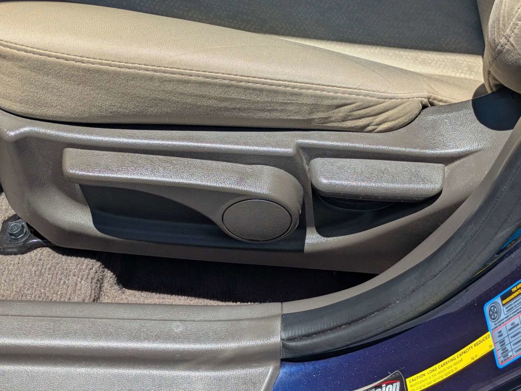 Used 2010 Hyundai Elantra GLS FWD image 19