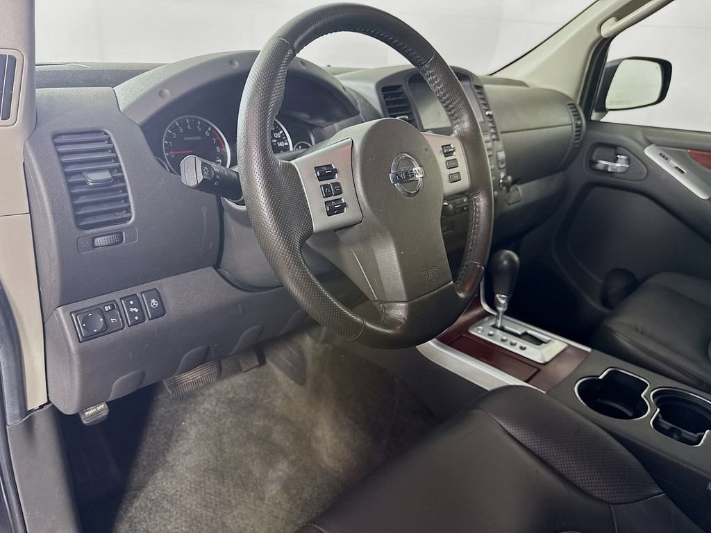 Used 2012 Nissan Pathfinder LE RWD image 9