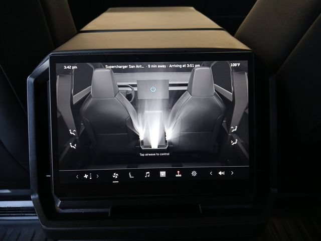 Used 2025 Tesla Cybertruck AWD Crew Cab image 9
