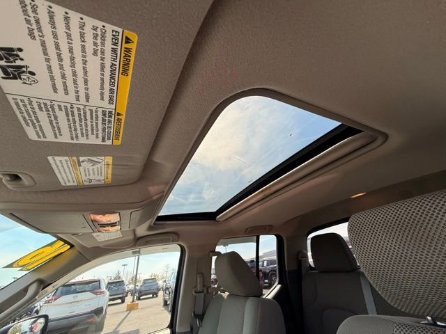 Used 2016 Nissan Frontier SV w/ SV Value Truck Package AWD/4WD image 15