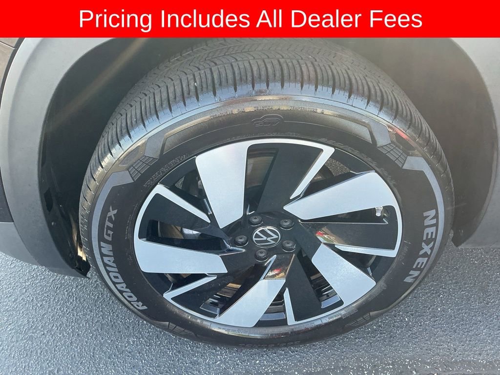 Used 2025 Volkswagen Atlas Cross Sport SEL AWD/4WD image 22