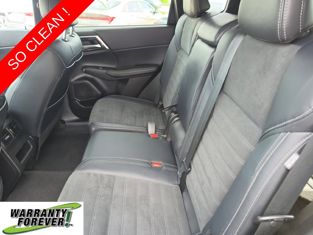 Used 2023 Mitsubishi Outlander SE FWD image 13