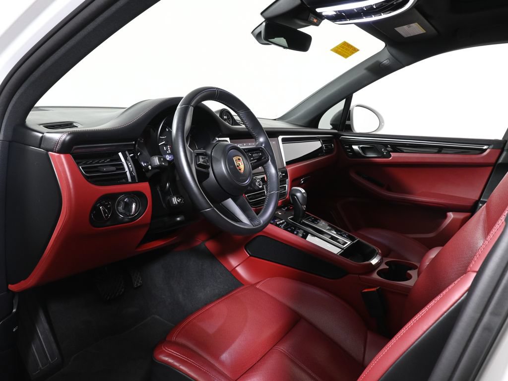 Used 2023 Porsche Macan Turbo AWD/4WD image 4