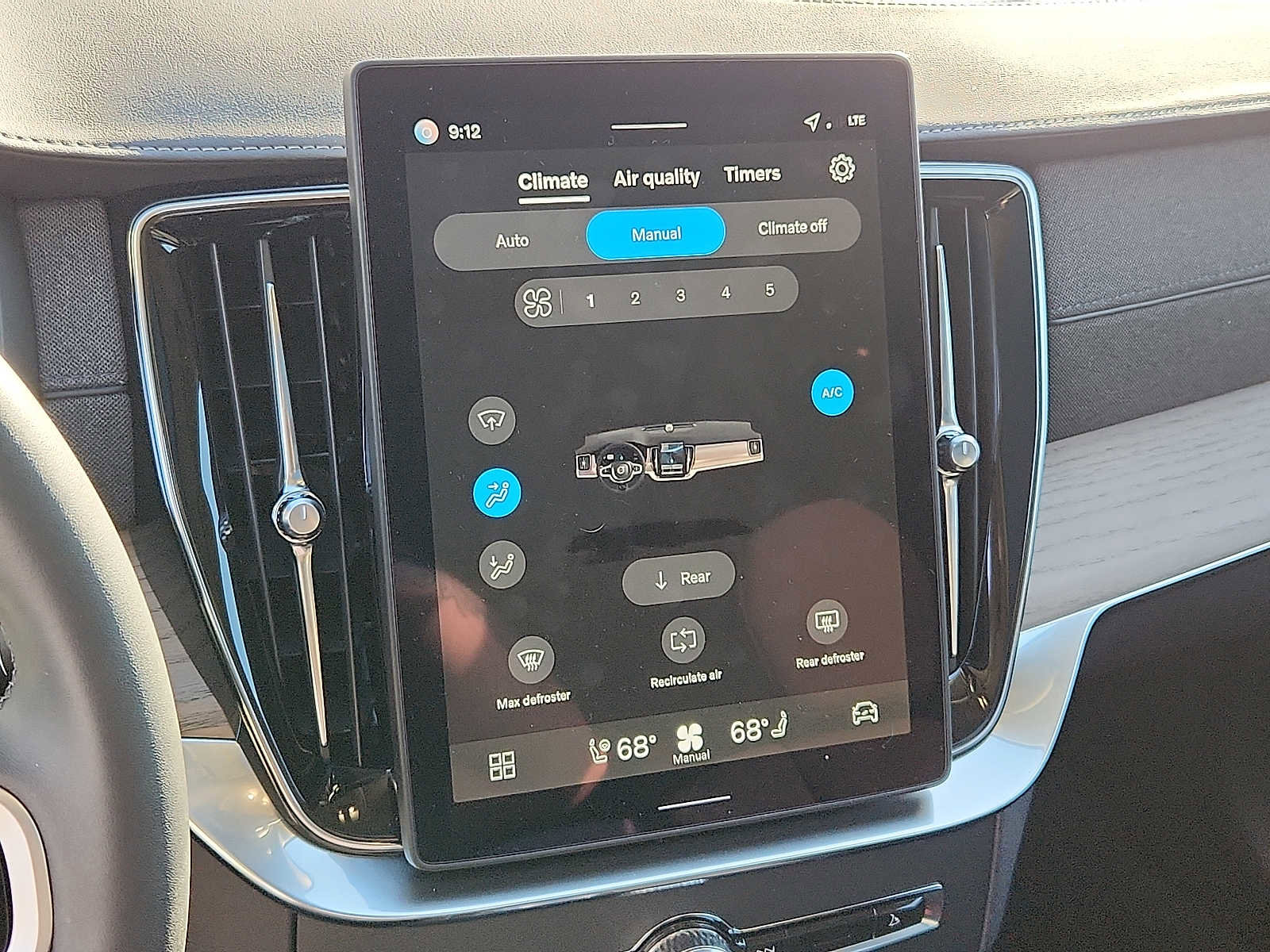 Used 2026 Volvo XC90 B6 Plus w/ Protection Package Premier image 16