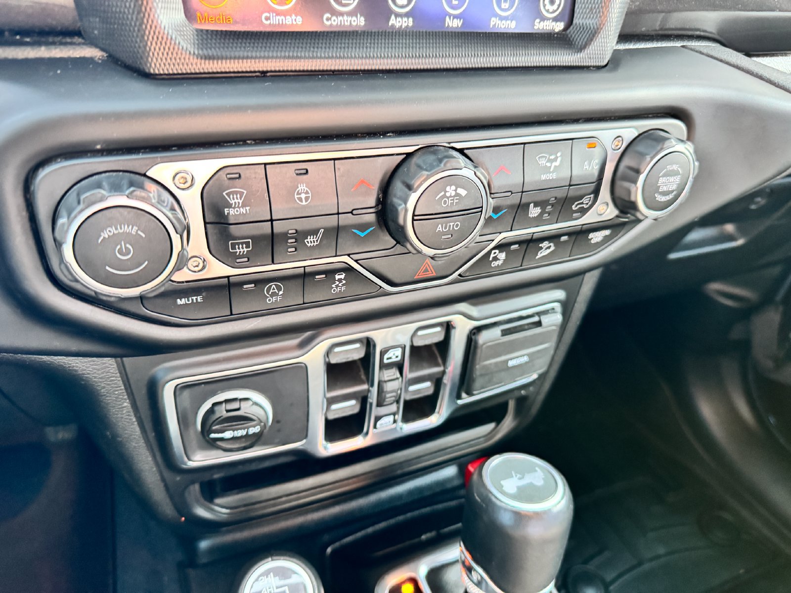 Used 2021 Jeep Wrangler Unlimited Sahara AWD/4WD image 20