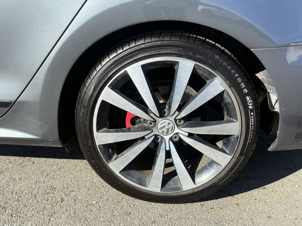 Used 2018 Volkswagen Passat 3.6 image 11