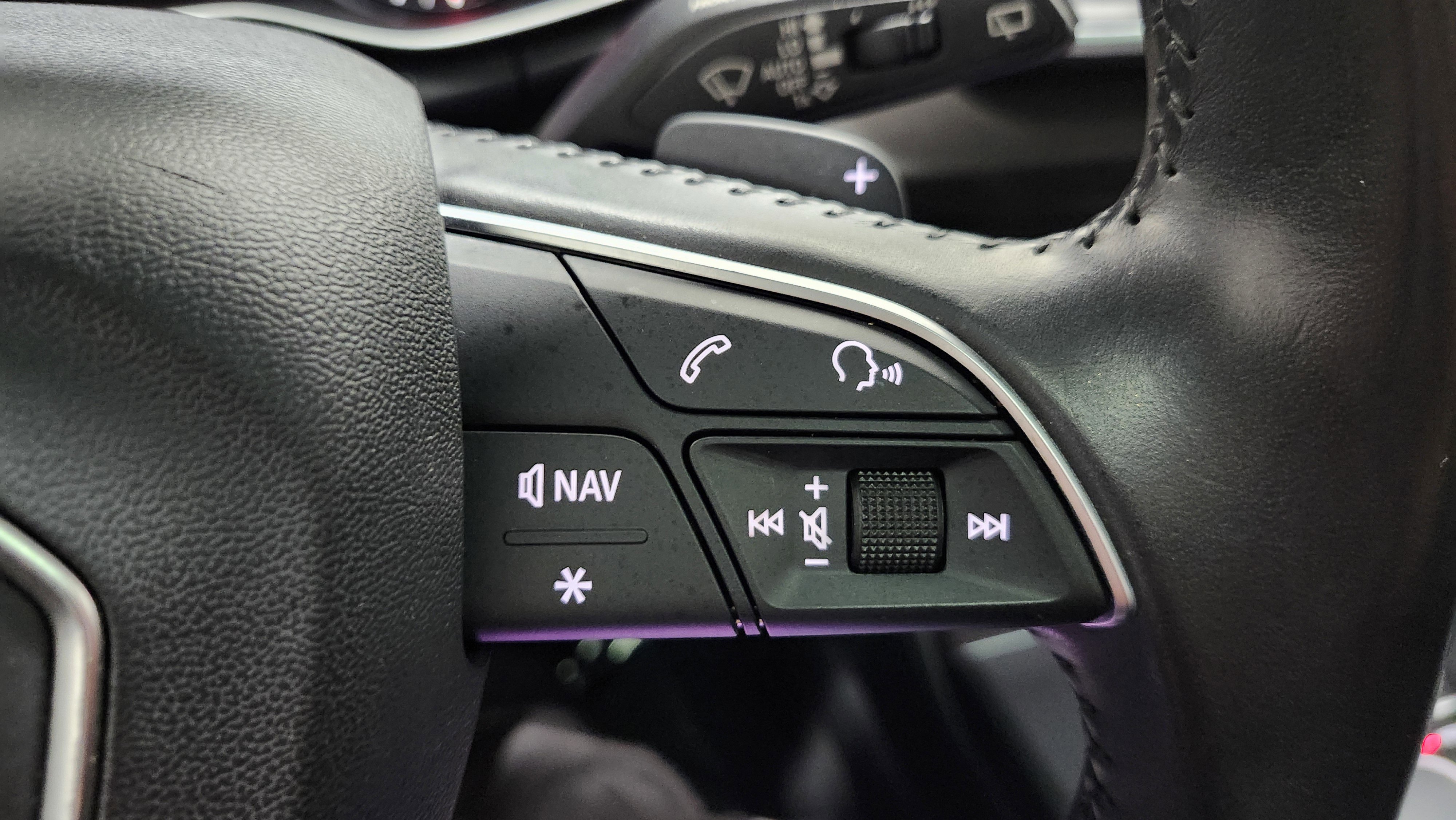 Used 2020 Audi Q5 Premium w/ Convenience Package image 35