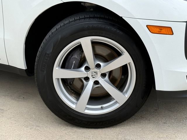 Used 2019 Porsche Macan AWD/4WD image 2