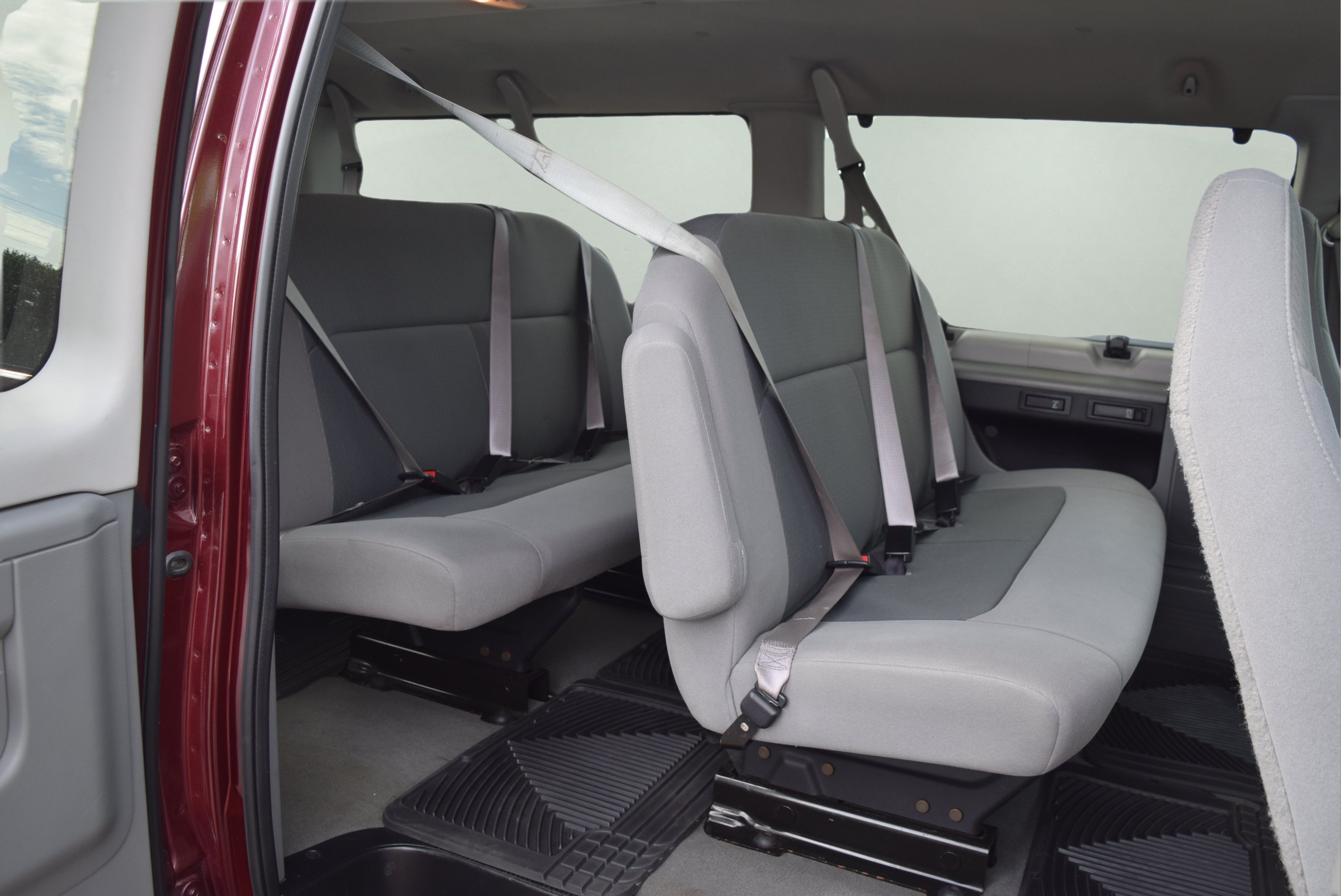 Used 2008 Ford E-350 and Econoline 350 XLT RWD image 8