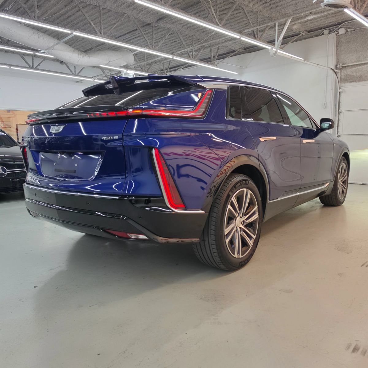 Used 2024 Cadillac Lyriq Luxury RWD image 6