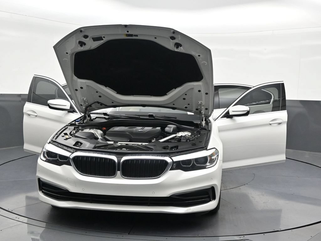 Used 2019 BMW 530i w/ Convenience Package RWD image 36