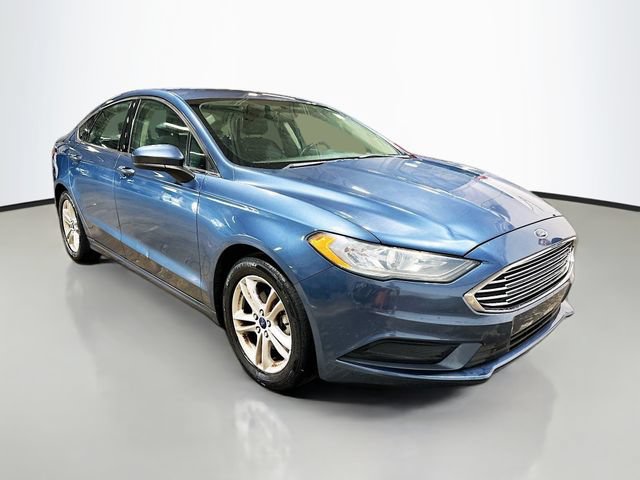 Used 2018 Ford Fusion SE w/ Fusion SE Technology Package FWD image 3