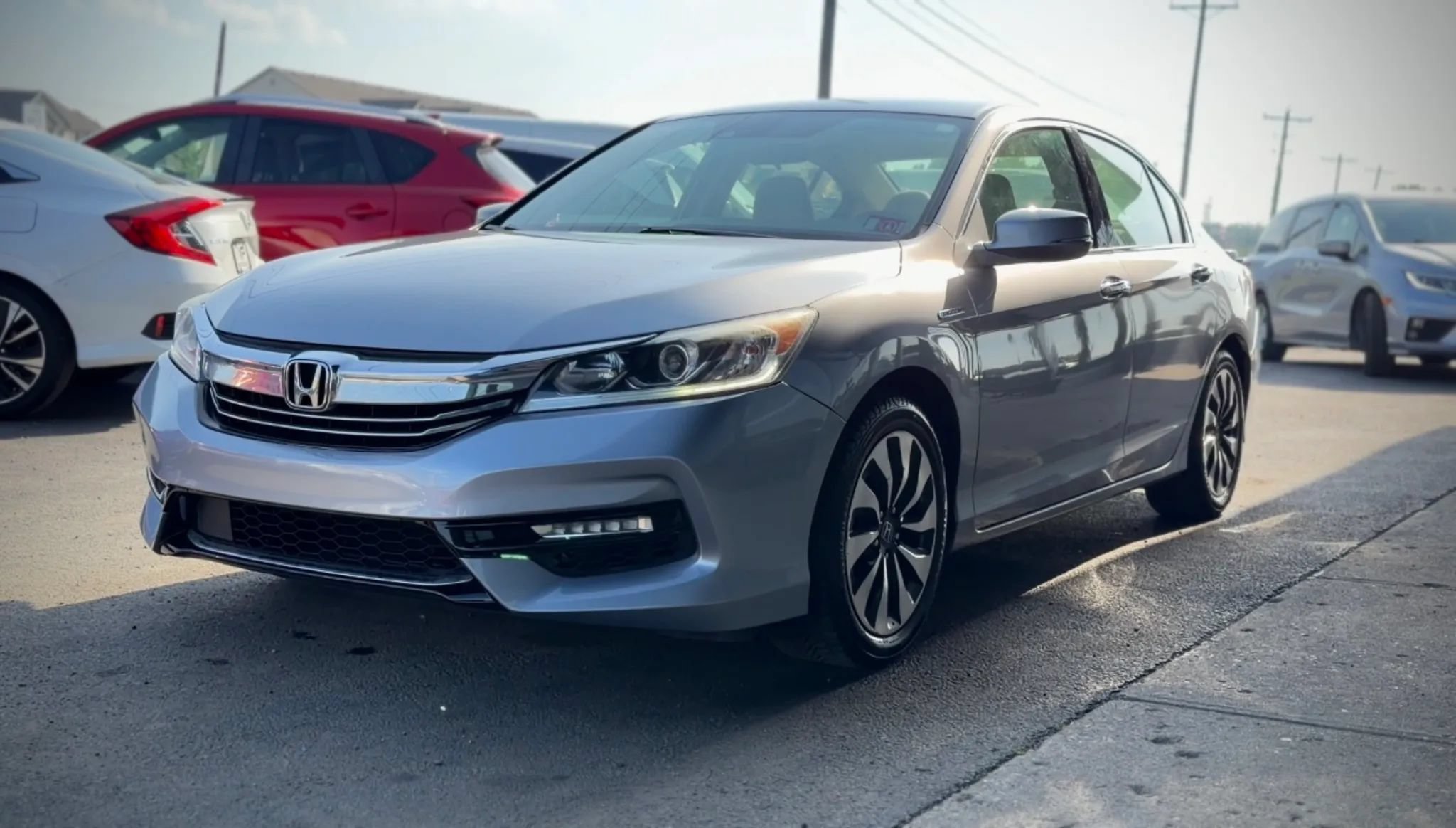 Used 2017 Honda Accord Hybrid Sedan image 5