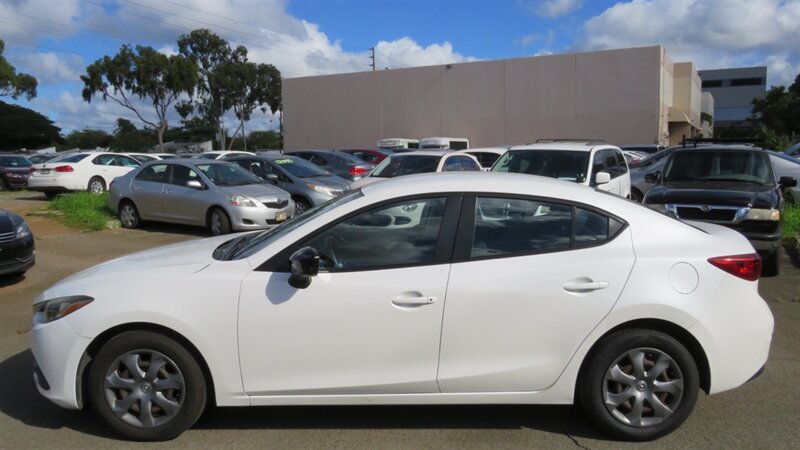 Used 2014 MAZDA MAZDA3 i SV FWD image 2