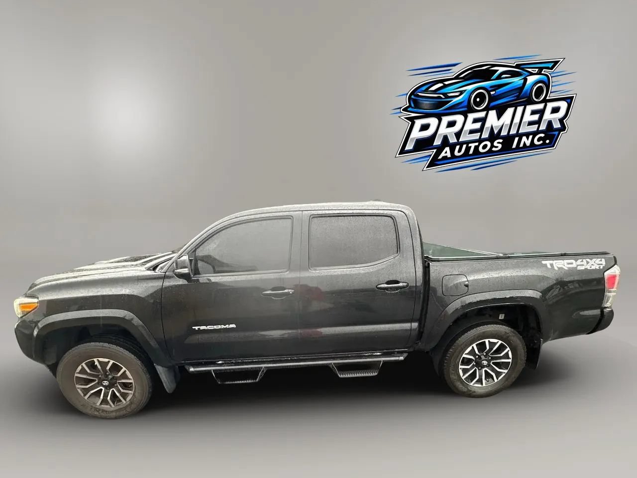 Used 2020 Toyota Tacoma TRD Sport w/ TRD Premium Sport Package AWD/4WD image 4