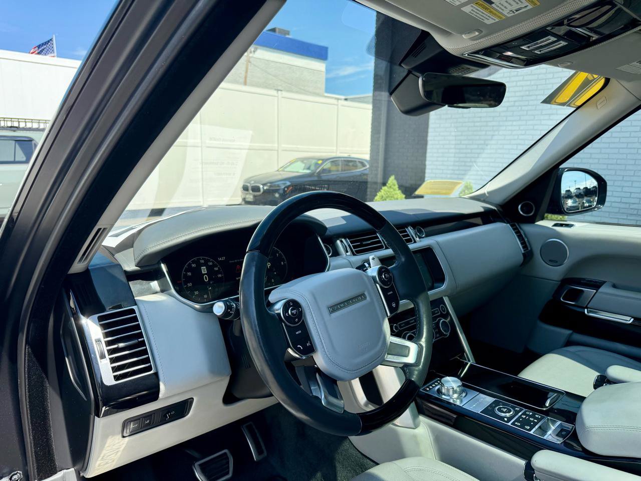 Used 2017 Land Rover Range Rover LWB SV Autobiography AWD/4WD image 21