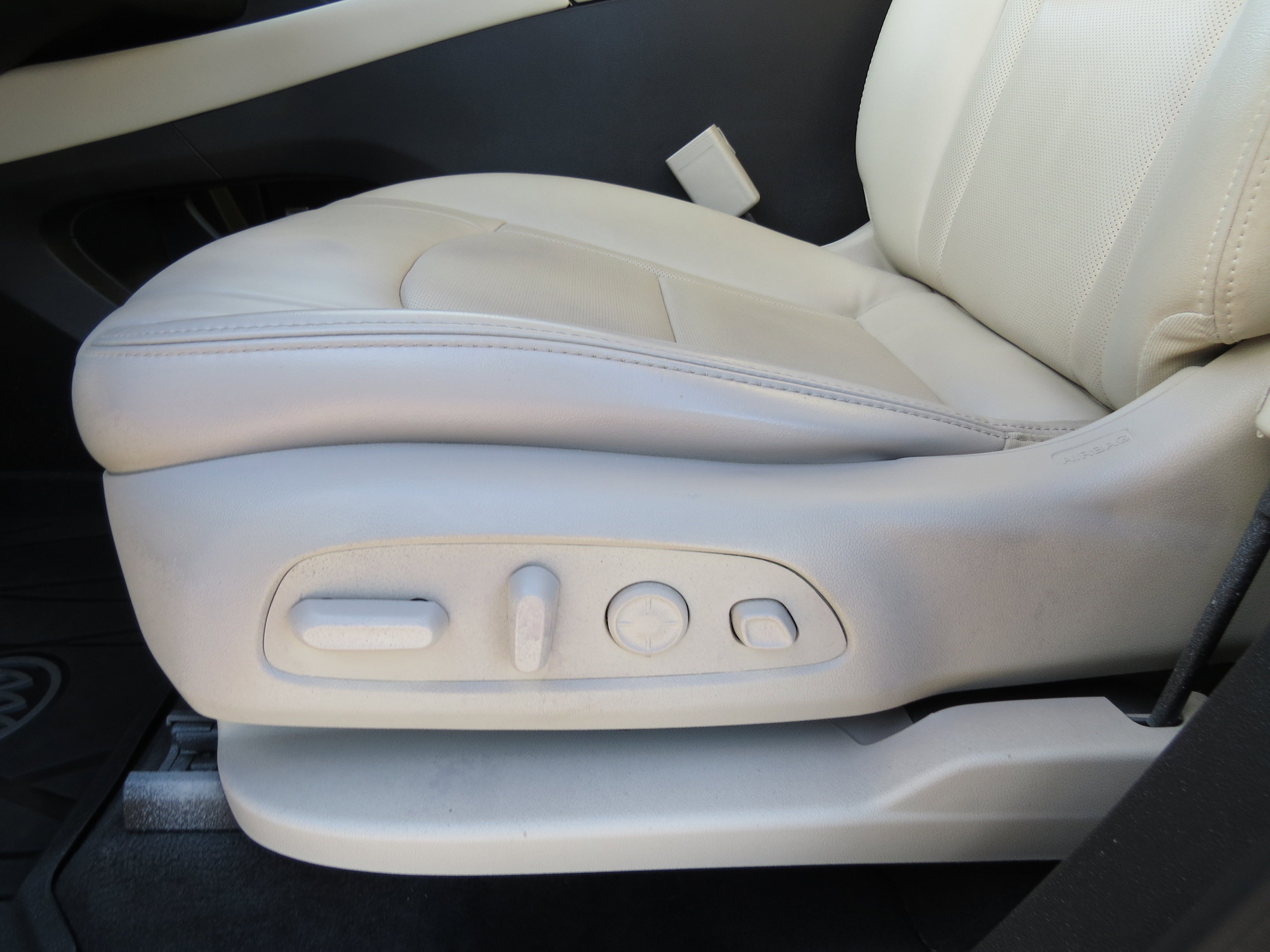 Used 2023 Buick Enclave Premium w/ Experience Buick Package image 15