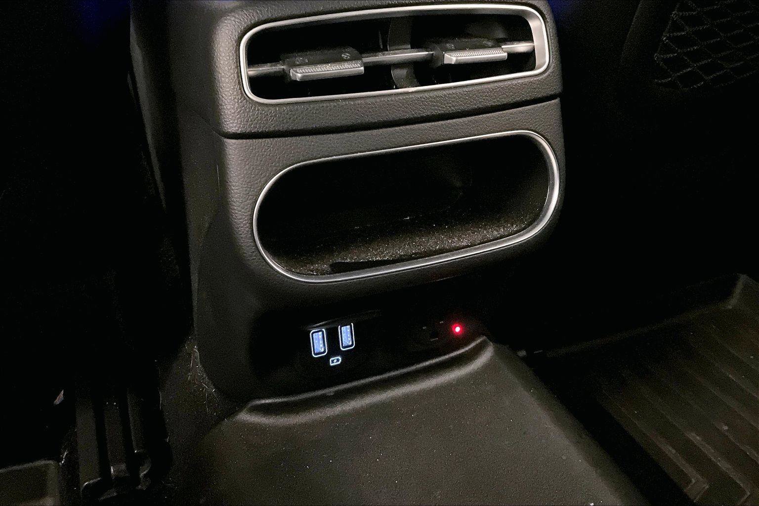 Used 2022 Genesis GV70 2.5T w/ Advanced Package image 32