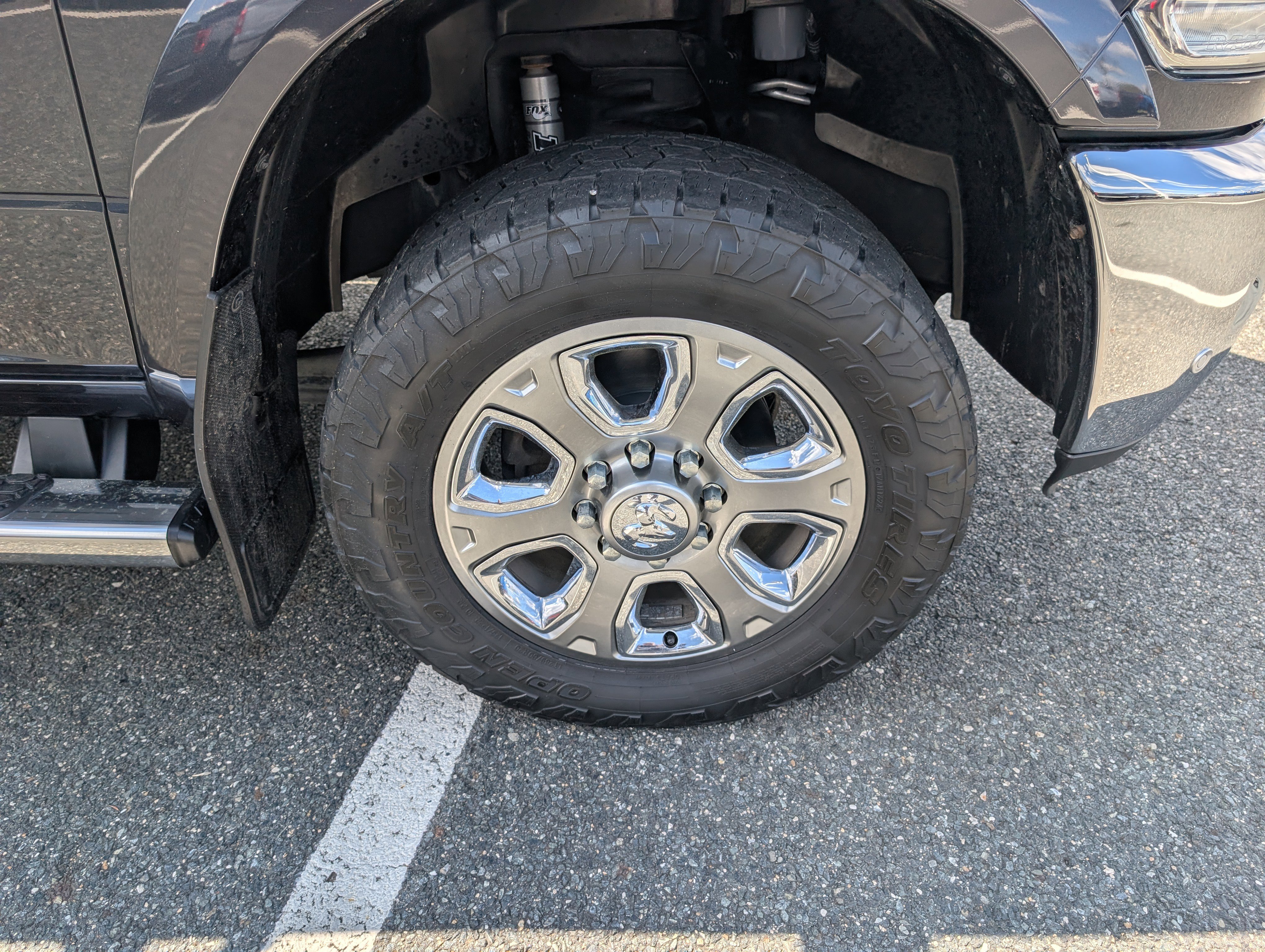Used 2018 RAM 2500 Laramie w/ Off Road Package AWD/4WD image 9