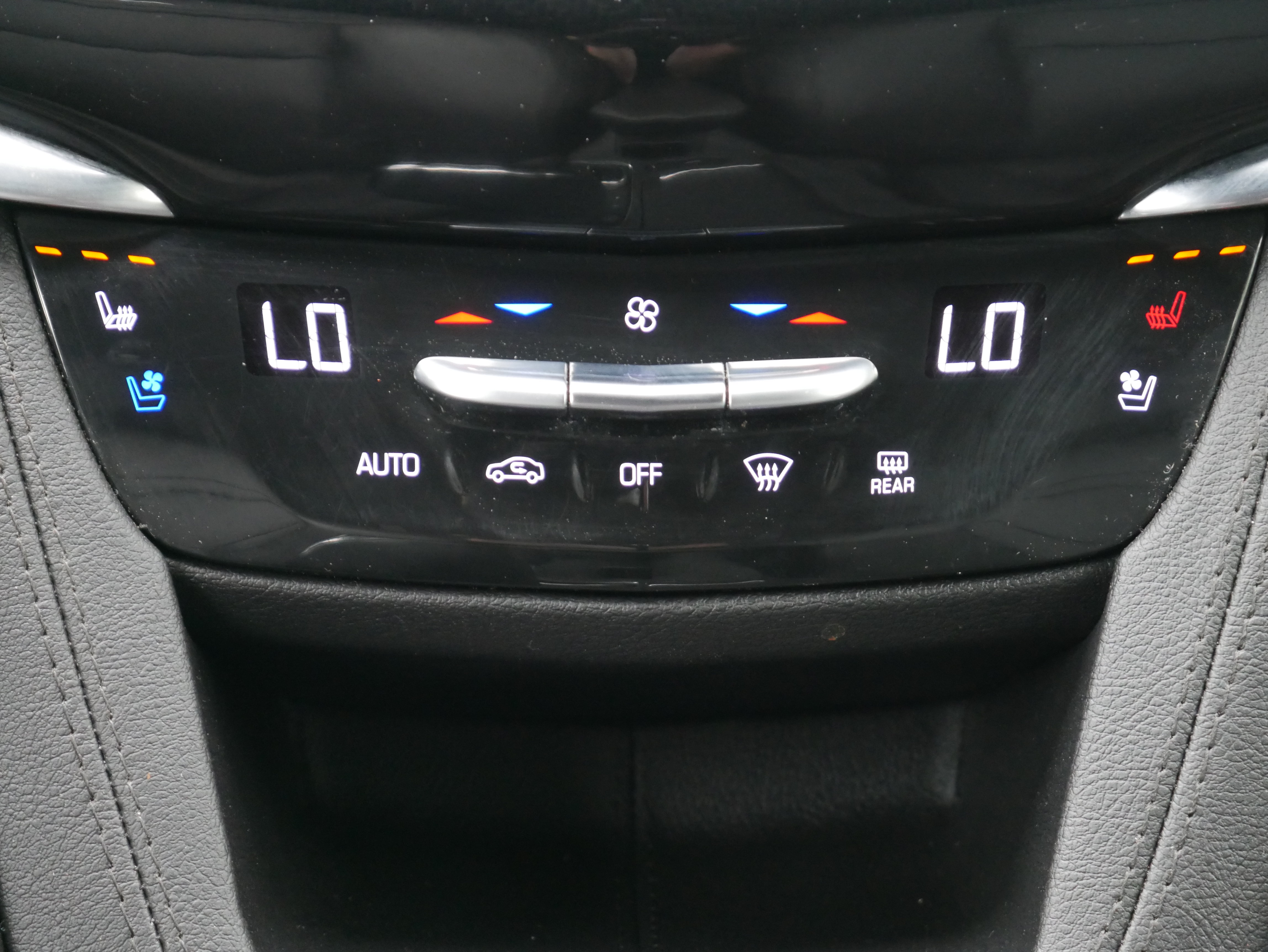 Used 2020 Cadillac XT6 Sport AWD/4WD image 24