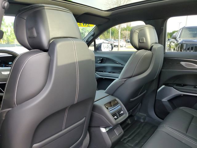 Used 2024 Cadillac Lyriq Sport image 12