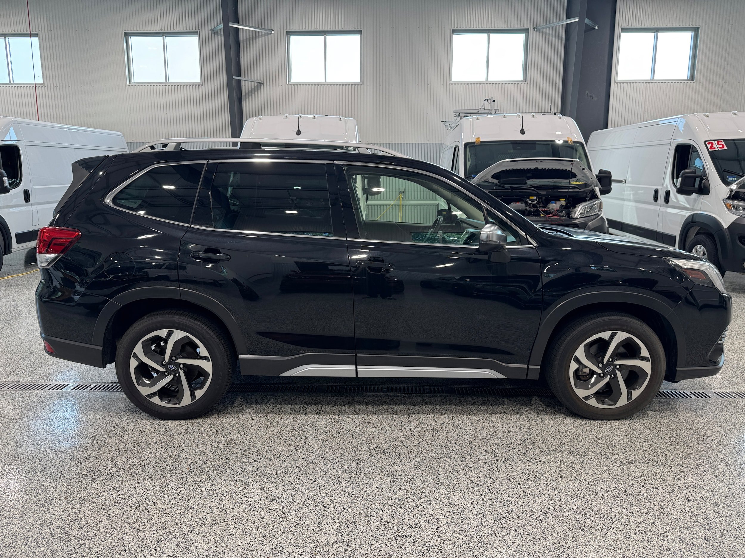 Used 2023 Subaru Forester Touring AWD/4WD image 5