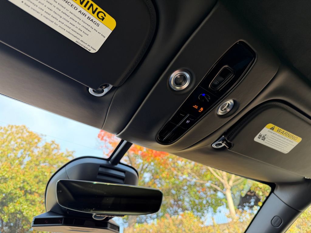 New 2026 Aston Martin DBX 707 image 32