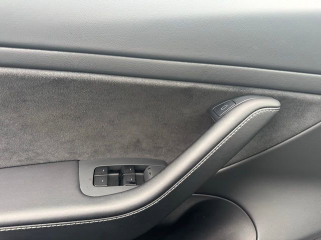 Used 2021 Tesla Model 3 Long Range image 16