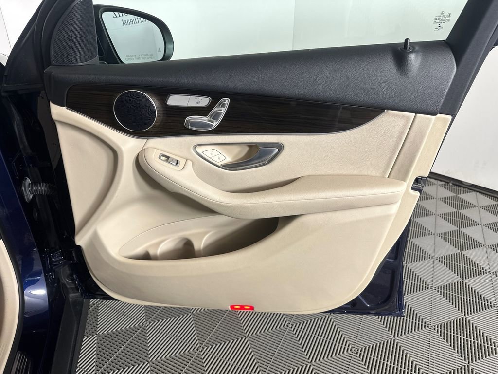 Used 2021 Mercedes-Benz GLC 300 image 15