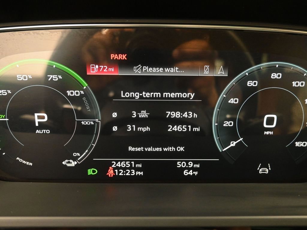 Used 2022 Audi e-tron Premium Plus w/ Premium Plus Package image 16