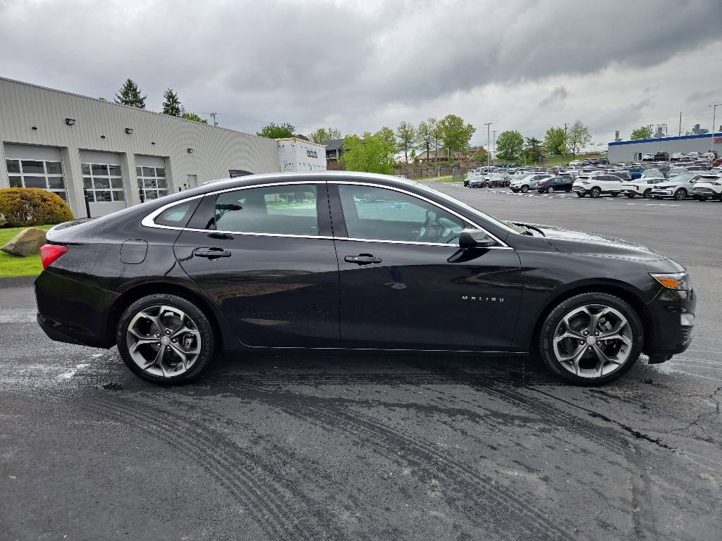 Used 2023 Chevrolet Malibu LT FWD image 2