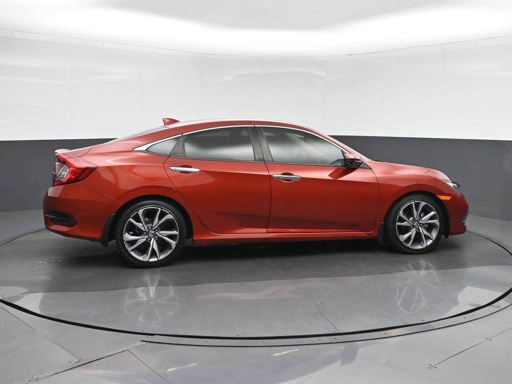 Used 2019 Honda Civic Touring image 8