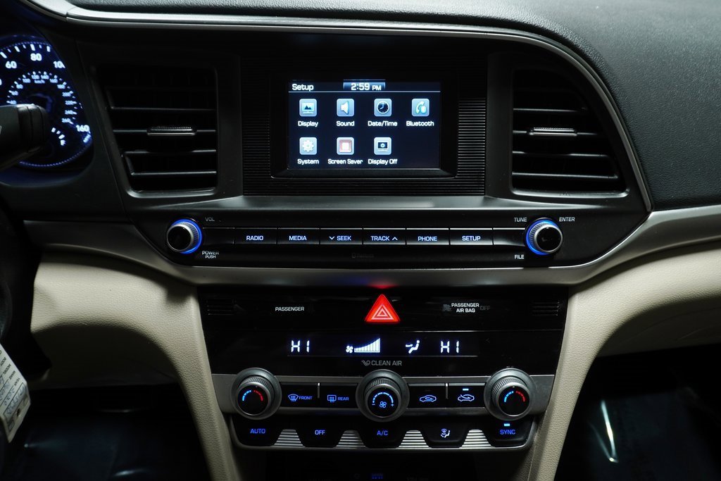 Used 2020 Hyundai Elantra SE image 15